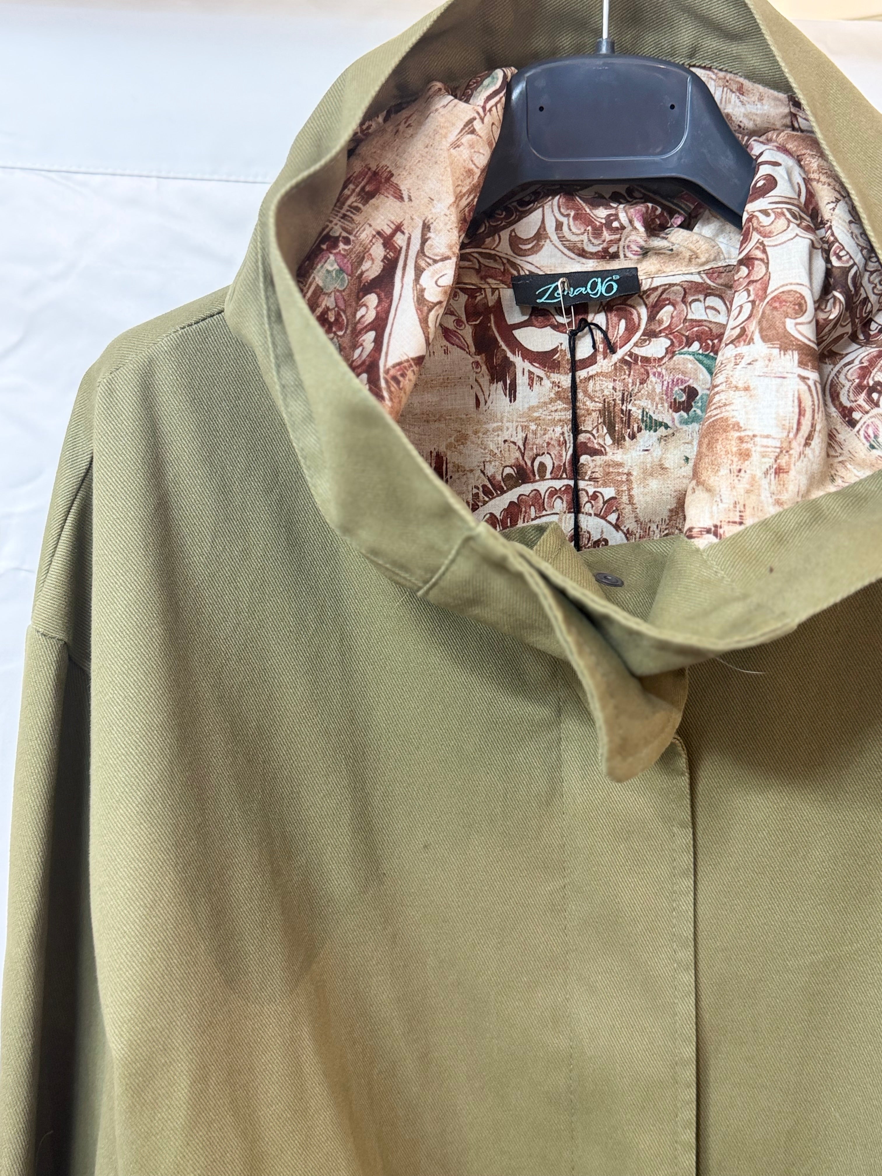 Parka con arricciatura in vita