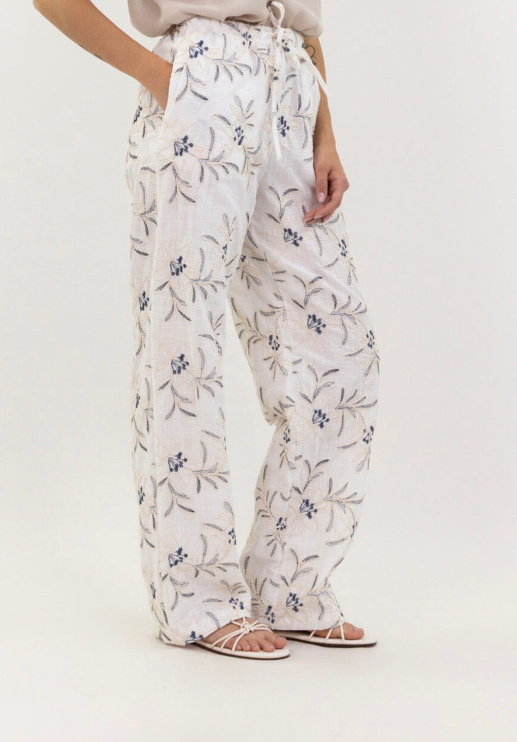 Pantalone ricamo