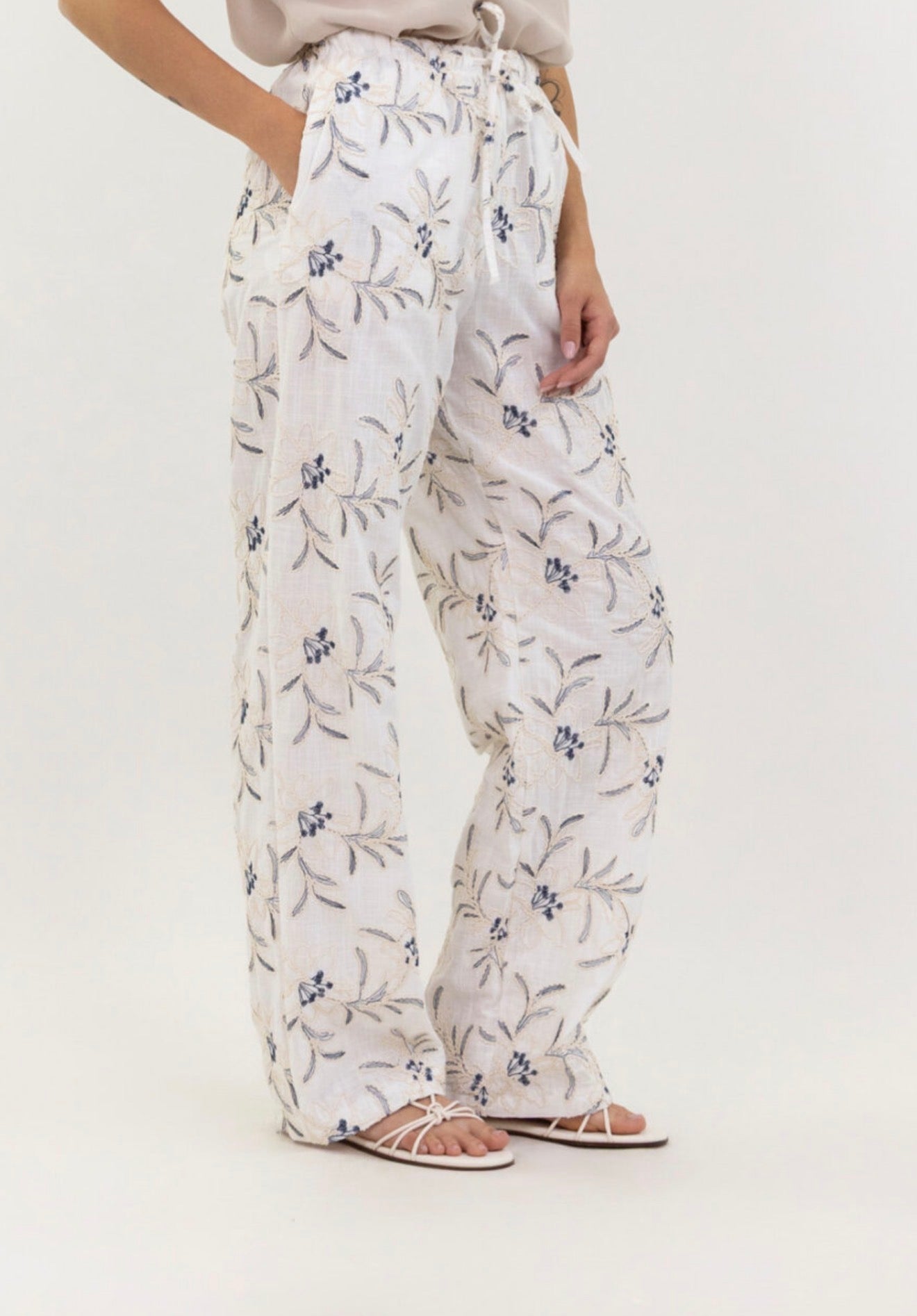 Pantalone ricamo
