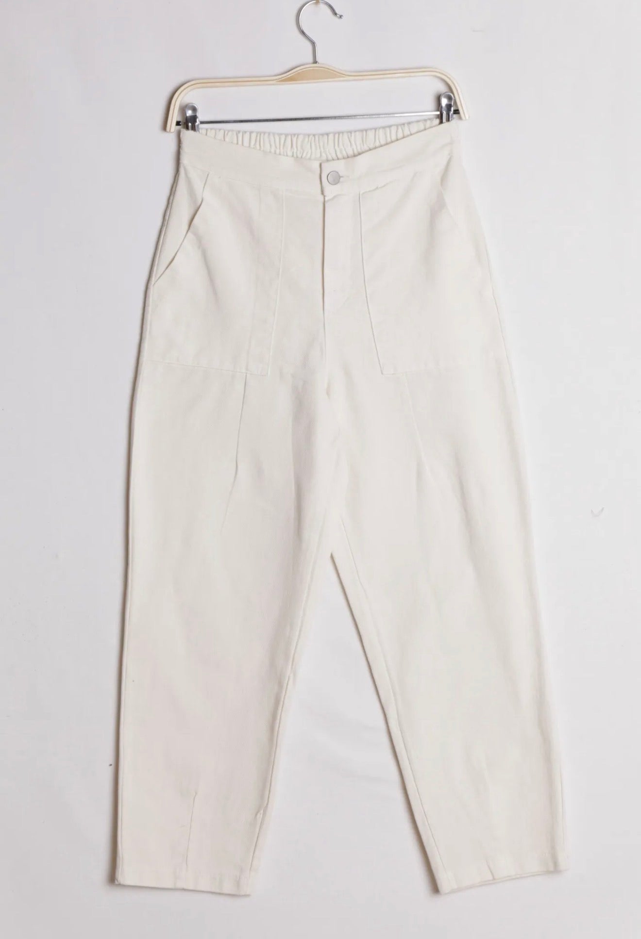 Pantalone con tasche frontali