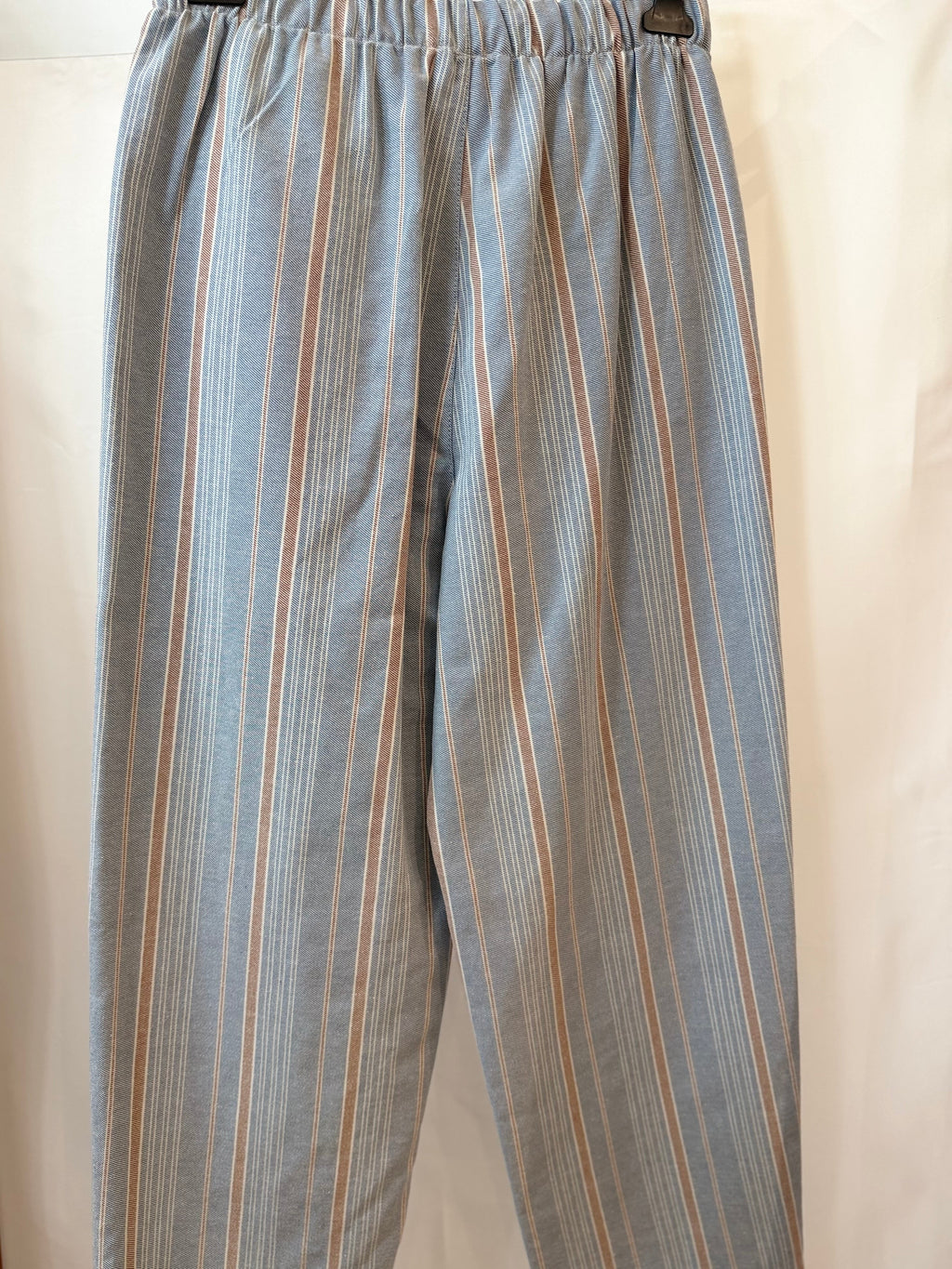 Pantalone rigato con elastico