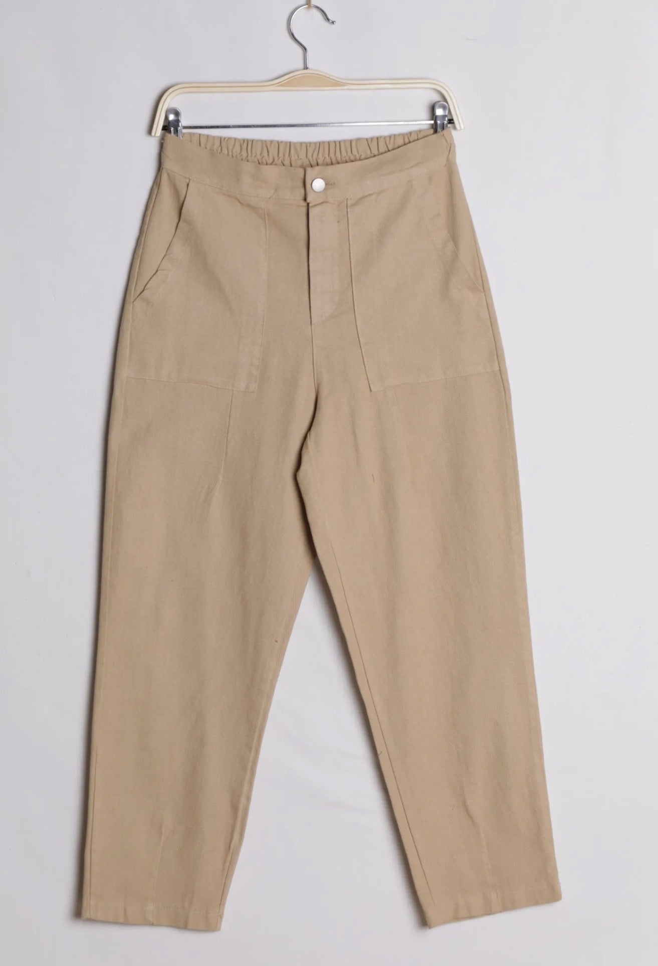 Pantalone con tasche frontali